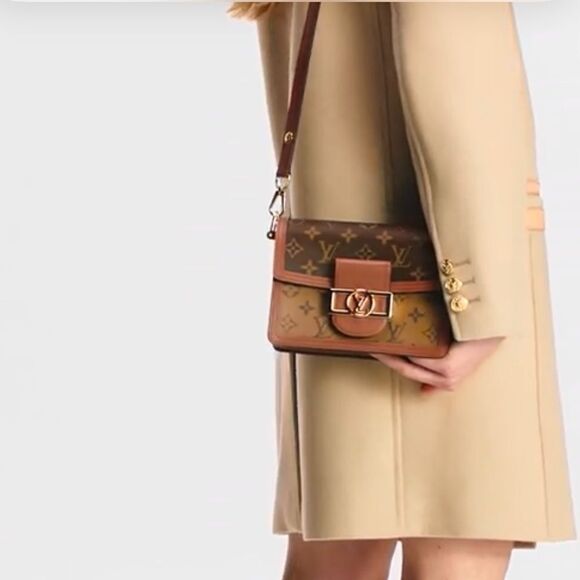 🌟NEW🌟Louis Vuitton Dauphine Mini Monogram Shoulder Bag - Picture 4 of 14